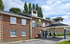 Holiday Inn Express Leeds-East By Ihg